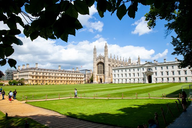 Private 2-Hour Cambridge Walking Tour With University Alumni Guide - Fitzwilliam Museum and Senate House: quick stops with big meaning