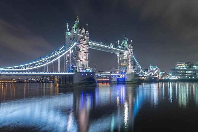 Private 2-Hour Night Tour of London in an Iconic Black Cab - Pickup details and the Embankment meeting point