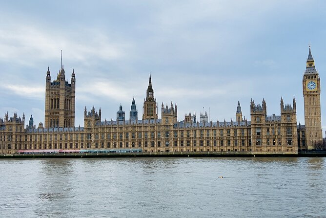 Private 5-Hour London Tour with Pickup – Explore Iconic Landmarks - Buckingham Palace and Westminster Abbey: royal exterior time
