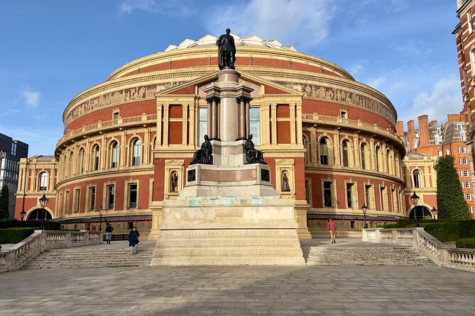 Private 5-Hour London Tour with Pickup – Explore Iconic Landmarks - Price and group size: when this is worth it