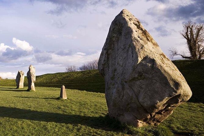 Private Archaeologist Guided Tour Stonehenge, Salisbury & Avebury - Stonehenge with time to question the big “why”