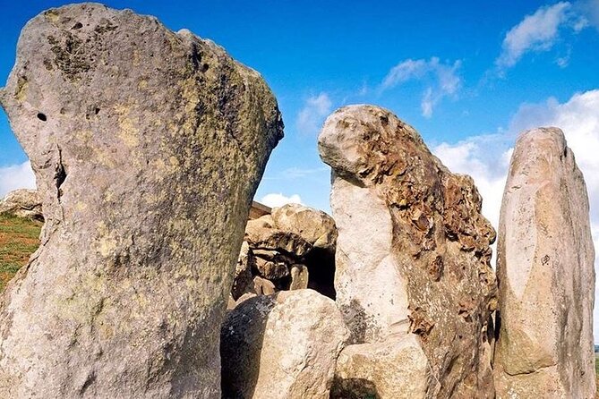 Private Archaeologist Guided Tour Stonehenge, Salisbury & Avebury - Avebury Stone Circle and the Red Lion finish: the walkable finale