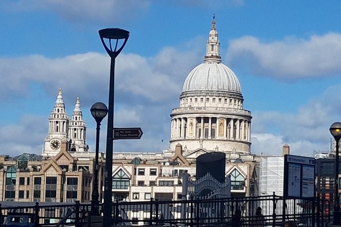 Private Arrival Transfer: Gatwick Airport to Central London - Pickup timing is the make-or-break detail