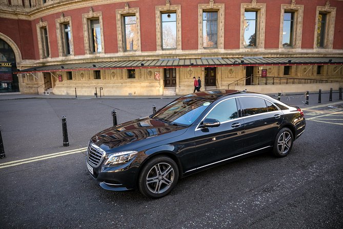 Private Arrival Transfer: Heathrow Airport to Central London - How the chauffeur pickup really works at Heathrow