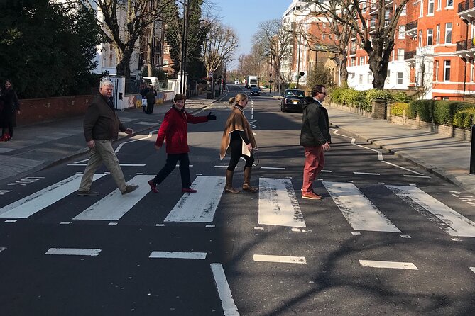 Private Beatles and London Rock Tour in Electric Taxi - How the electric taxi, private group setup, and hotel pickup change your day