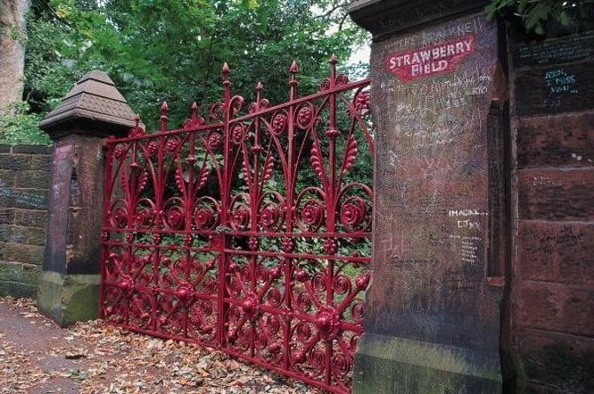 Private Beatles Car Tour, Penny Lane, Strawberry Field & childhood homes - Why this private Beatles car tour beats the big-bus version