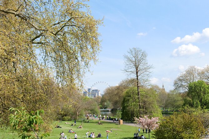 Private Bike or eBike Gold Classic Tour London - Smithfield Market and St. Paul’s Cathedral: famous names with ticket choices