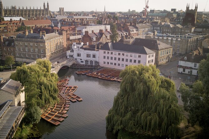 Private | Cambridge University Colleges Guided Punting Tour - Stephen Hawking’s PhD College: Science With a View