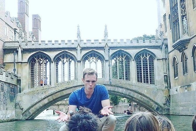 Private | Cambridge University Colleges Guided Punting Tour - Queen Victoria and the Bridge Favourites Spot