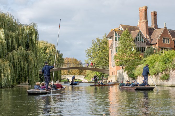 Private | Cambridge Walk & Punt Tour by Alumni™ & King's Chapel - Meeting at King’s College and how timing really works