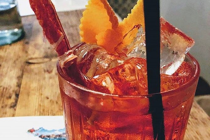 Private Cocktail Making Class in Manchester - The Staff Dynamic: What Makes the Night Feel Good