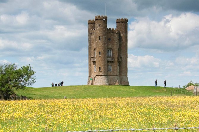 Private Cotswold Village Tour - 4th & 5th guest travel FREE - Stanway House and Fountain, then Broadway Tower on a photo-first route