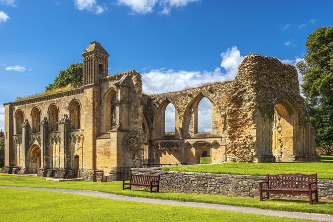 Private Day Tour to Stonehenge and Glastonbury - Stonehenge first: how to see the stones without feeling rushed