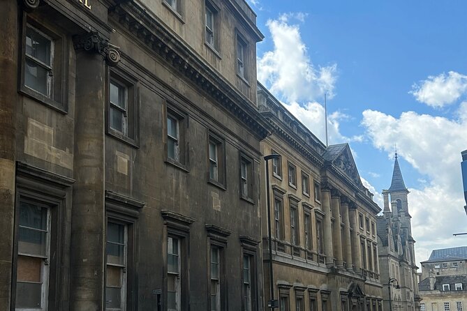Private Day Tour to Stonehenge, Bath and The Cotswolds - Bath with real context: Roman Baths Museum and Bath Abbey