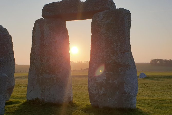 Private driver guided tour Stonehenge - Woodhenge: the free timber circle stop that adds meaning