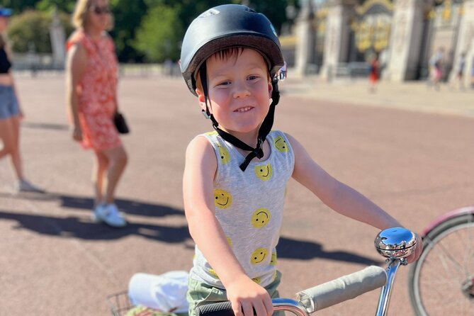 Private Family Bike Tour of London, fun for all ages! - Trafalgar Square to Covent Garden: Power Landmarks and Pub Options