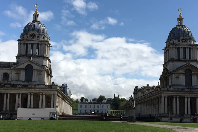 Private Guided and Chauffeured Tour of London - Shakespeare’s Globe, Piccadilly Circus, and quick West End moments