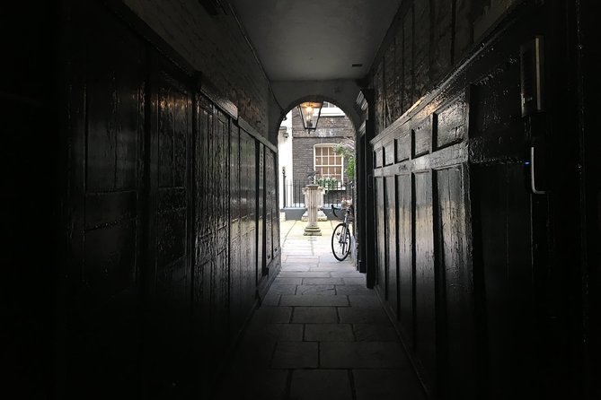 Private Guided and Chauffeured Tour of London - Westminster Abbey, Big Ben, and the Guard Change: the payoff block