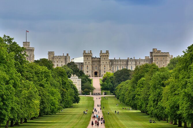 Private Half-Day Tour of Windsor Castle - How the private ride sets the tone for Windsor