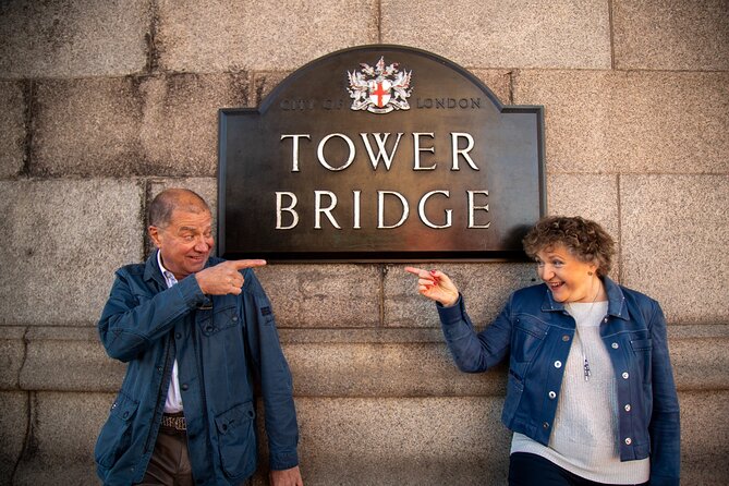 Private Landmark Photoshoot - Stop 2, London Eye and the Bonus Street-Scene Moments