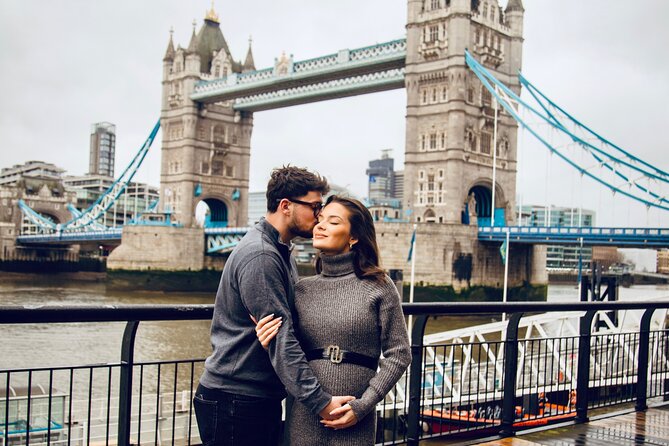 Private landmarks photoshoot for families and couples - Edited Photos You Can Actually Use: 15 to 50, Color Grading Only