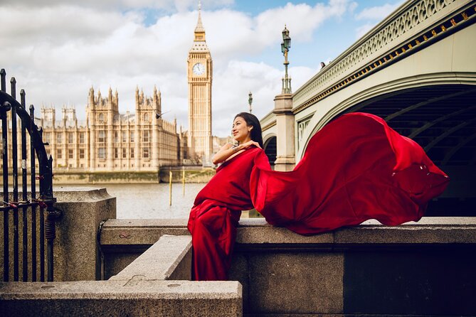 Private landmarks photoshoot for families and couples - London Eye Angles on the Bridge: The 15-Minute Skyline Check
