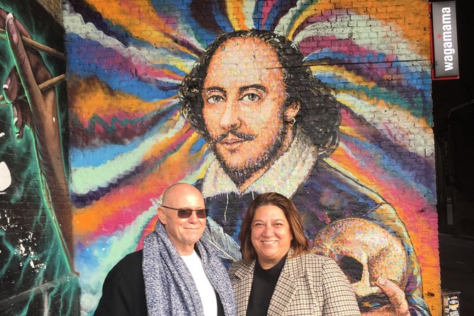 Private London Highlights Tour with Experienced Guide in Taxi - Shakespeare’s Globe and St James’s Park, finishing with both story and a breather
