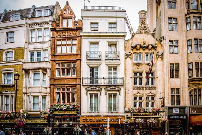 Private London Tour with a Local: Custom Highlights & Hidden Gems - Riverside Lunch and Street Food: Pubs, Bookshops, and Cultural Detours
