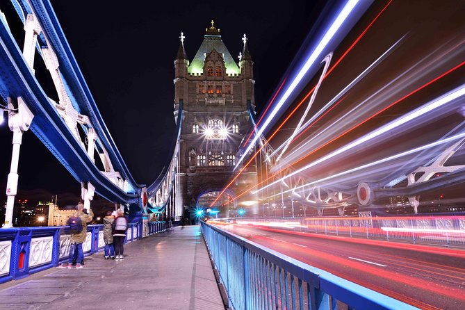 Private Night Photography Tour in London - City of London street lights: angles that many visitors miss