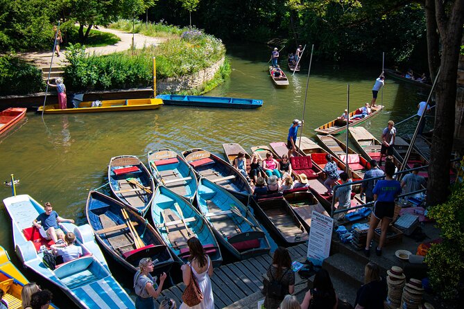 Private | Oxford University Punting Tour - Magdalen Bridge Boathouse: Getting On, Getting Gone
