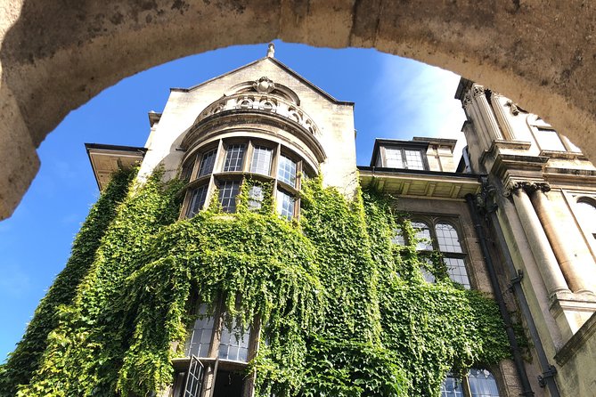 Private Oxford Walking Tour With University Alumni Guide - Oxford’s cobbled squares, churches, and college atmosphere