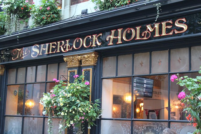 Private Pub Tour of Central London - Your guide is the real itinerary glue