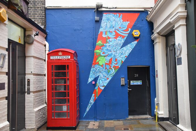 Private Rock 'n' Roll Music Tour of Central London - Ziggy cover locations, the Savile Row rooftop, and Apple HQ vibes