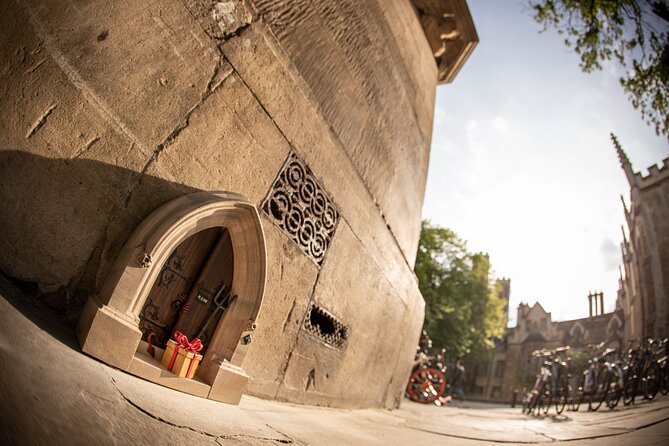 Private Self-Guided Dinky Door Hunt in Cambridge - A Cambridge scavenger hunt with Dinky Doors on purpose