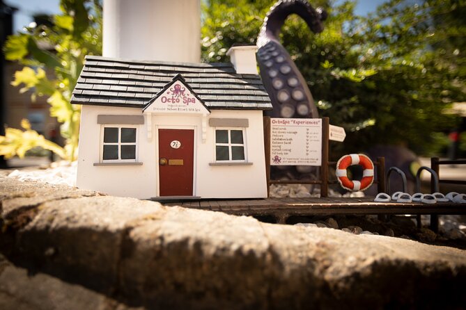Private Self-Guided Dinky Door Hunt in Cambridge - Where it fits in your Cambridge day