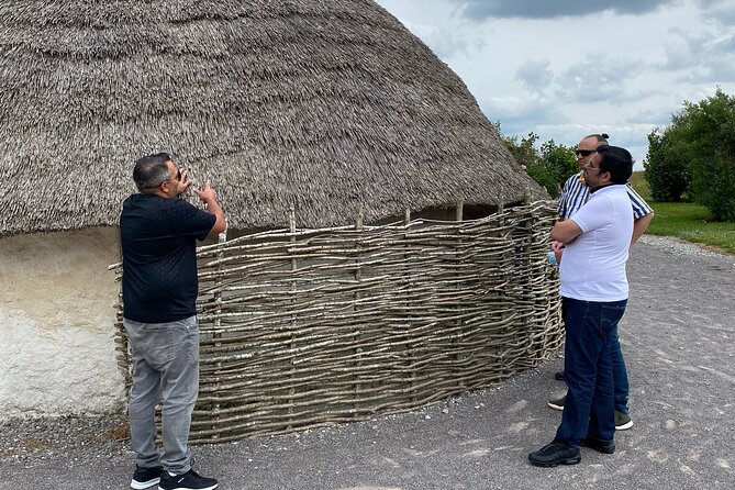 Private Stonehenge, Woodhenge, Avebury Stone Circle Day Tour - Silbury Hill: the quick pause with big meaning