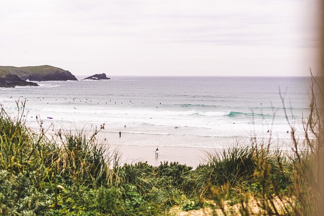 Private Surfing Lesson - The flow at Fistral Beach, from first coaching to riding