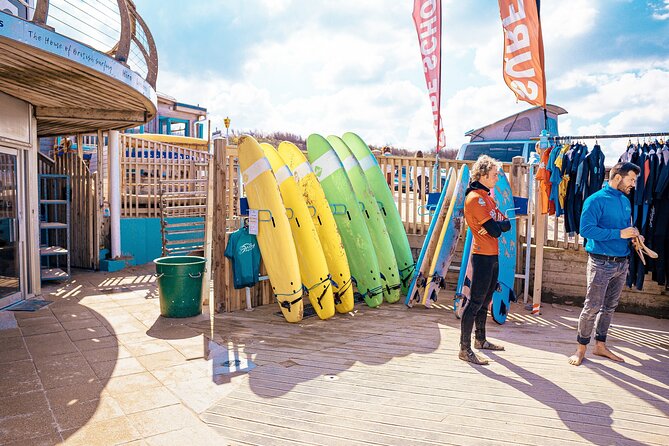 Private Surfing Lesson - Weather and timing: riding depends on conditions