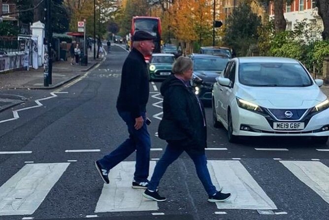 Private The Beatles Taxi Tour in London - A private taxi tour that keeps Beatles stops actually enjoyable