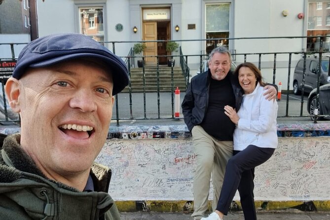 Private The Beatles Taxi Tour in London - Soho: from rock origins to street-level music clues