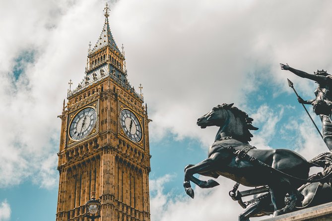 Private Tour, Entry to Westminster Abbey and London Highlights - Horse Guards Parade at Whitehall, pageantry with a wink