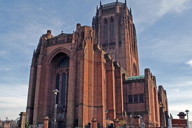Private Tour in Liverpool – History, Football, Views & Local Beer - Brewery Finale: Behind-the-Scenes Beer Making, Flight, and Pizza
