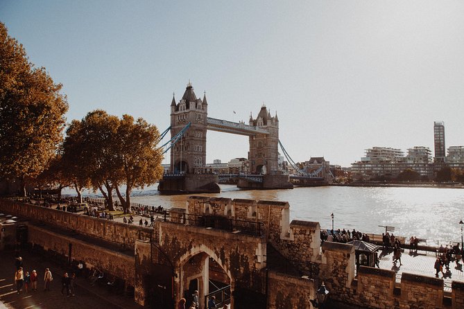 Private Tour London Highlights, entries Westminster Abbey, The Tower of London - St James’s Park: a breather between big monuments