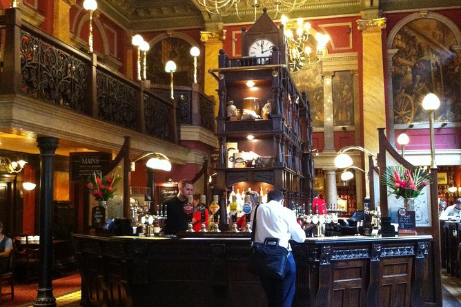 Private Tour of London's Historic Pubs - Timing and pace: start at 3:00 pm, finish near Carey Street