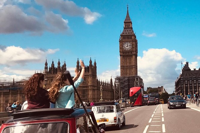 Private Tour of London's Landmarks in a Classic Car - The guide experience: clear stories, real personality