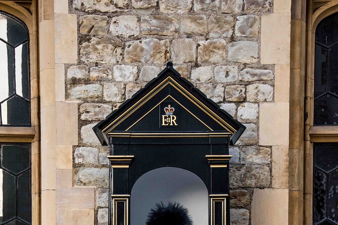 Private Tour: The Iconic Tower of London - Crown Jewels Stop: Pre-Paid Entry and 30 Minutes That Count