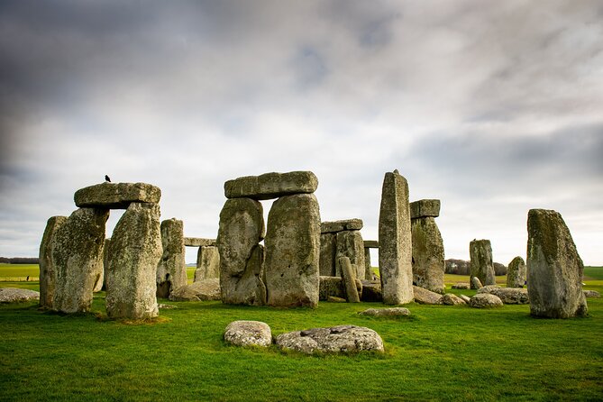 Private Tour to Stonehenge and Bath from London - Private Hotel Pickup and the Ride Out of London