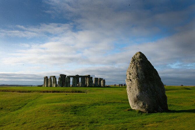 Private Tour to Stonehenge and Bath from London - Bath Abbey, Beau Nash House, and the City Behind the Facade