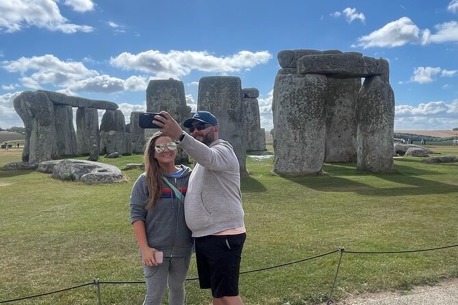 Private Tour to Stonehenge, Bath and The Cotswolds - Morning at Stonehenge: Timing, Tickets, and What Your Guide Should Help With
