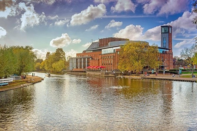 Private Tour to Stratford-Upon-Avon and The Cotswolds - A 10-hour private circuit: how the day really feels